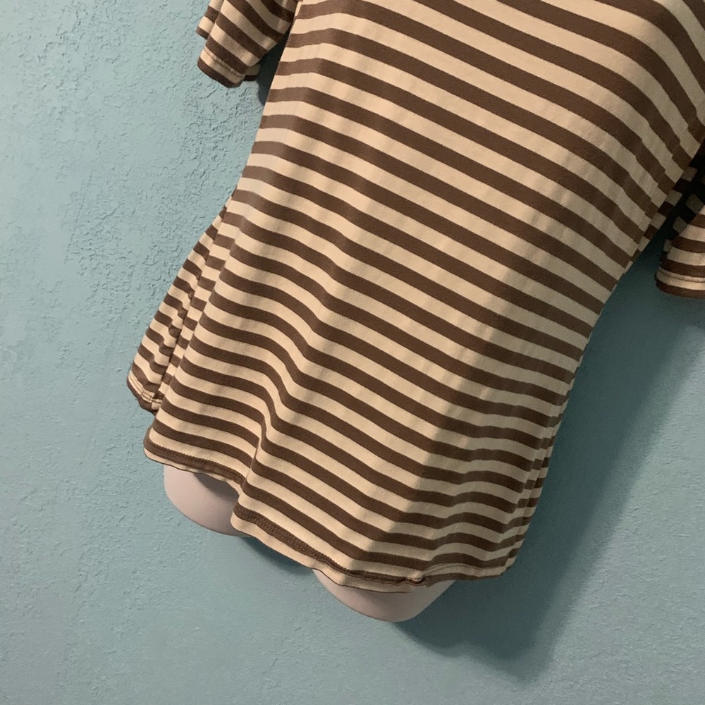 Green Envelope Tee - Picture 2 of 9